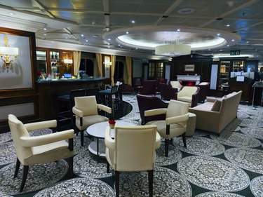 Azamara Cruises Discoveries Lounge ©Jenna Lyn, Azamara Cruises3.jpg